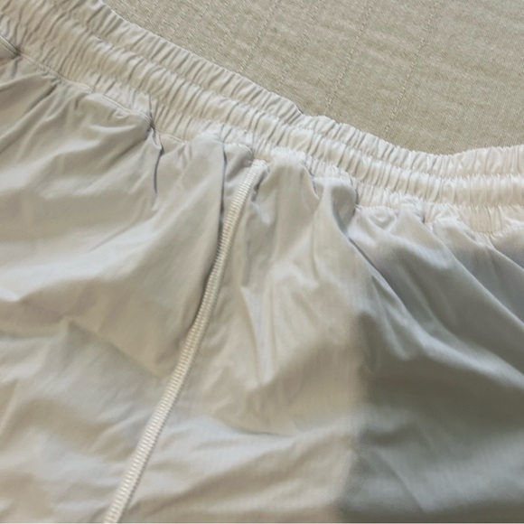 Lululemon Hotty Hot Low Rise Shorts 2.5 Inseam sz 14 - Picture 10 of 14